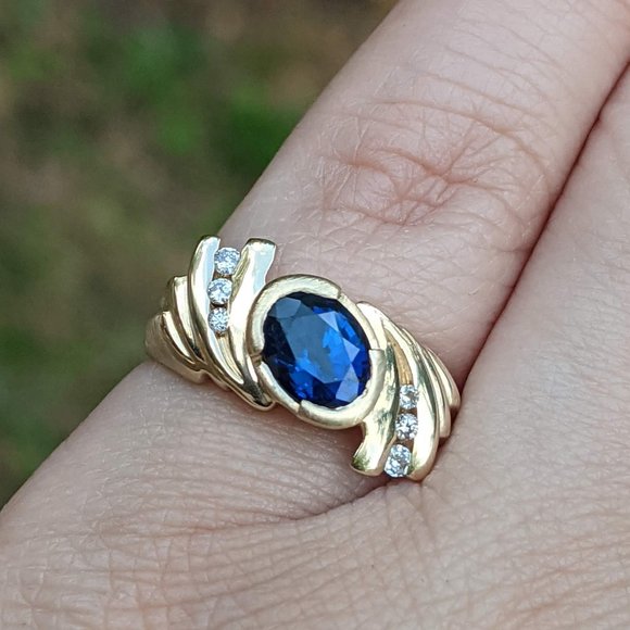 14k Solid Gold Vintage Sapphire Diamond Ring - Picture 8 of 12